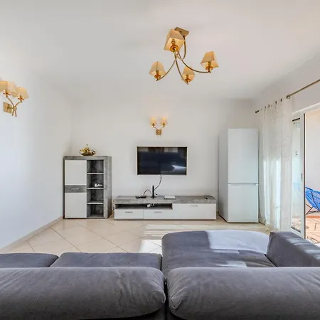 Ferienhaus Camelias Vip By Interhome